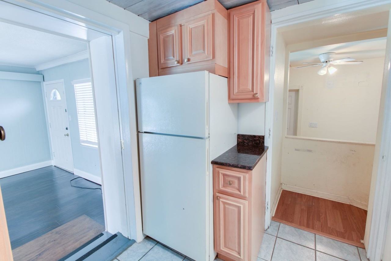 3320 Lila Dr - Photo 4 of 11