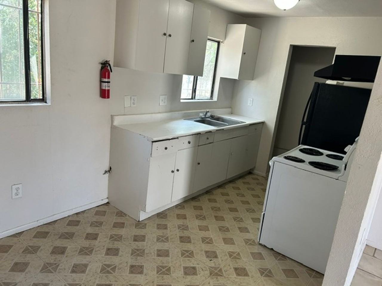 301 Wisconsin St Ne - Photo 4 of 6