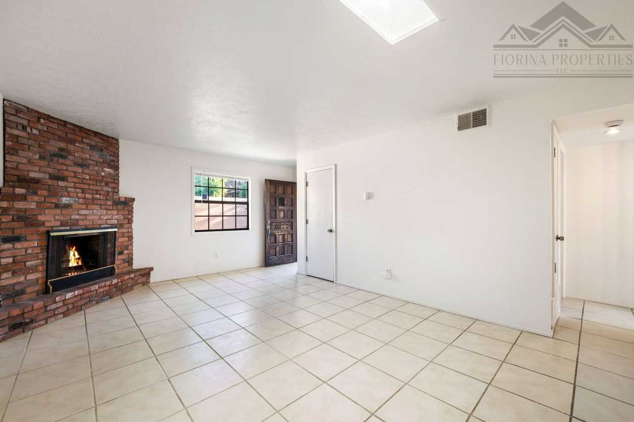 516 Hillside Ave - Photo 2 of 19