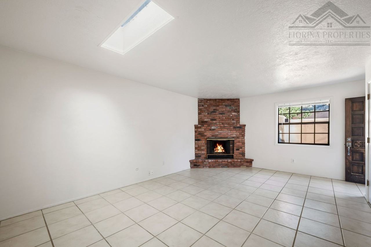 516 Hillside Ave - Photo 4 of 19