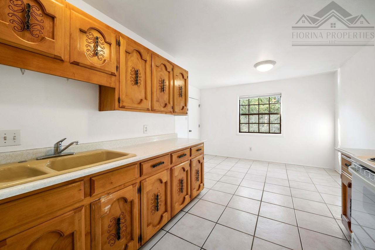 516 Hillside Ave - Photo 6 of 19