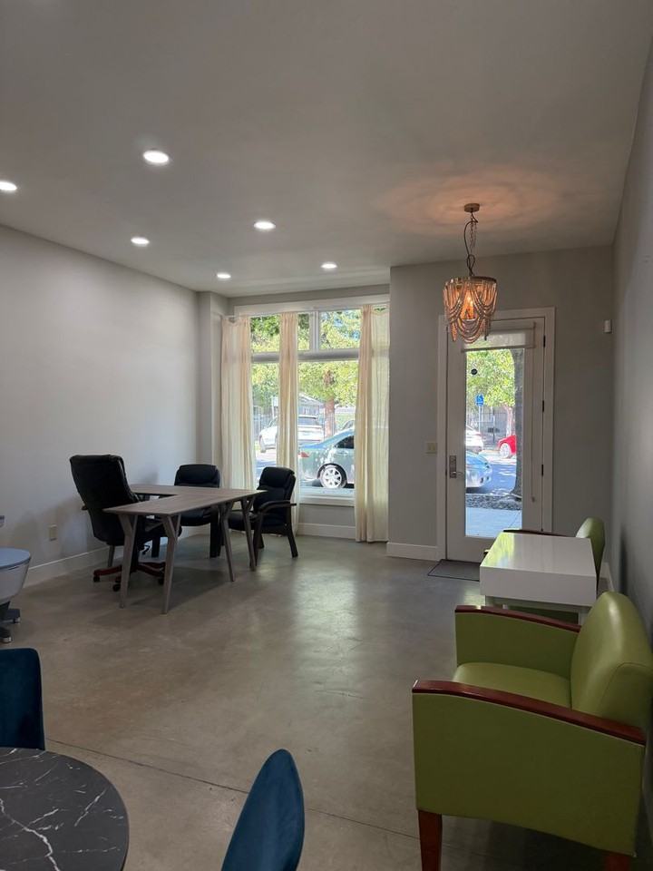 2907 35th St #9 - Photo 5 of 30