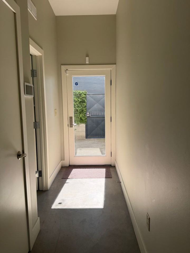 2907 35th St #9 - Photo 7 of 30