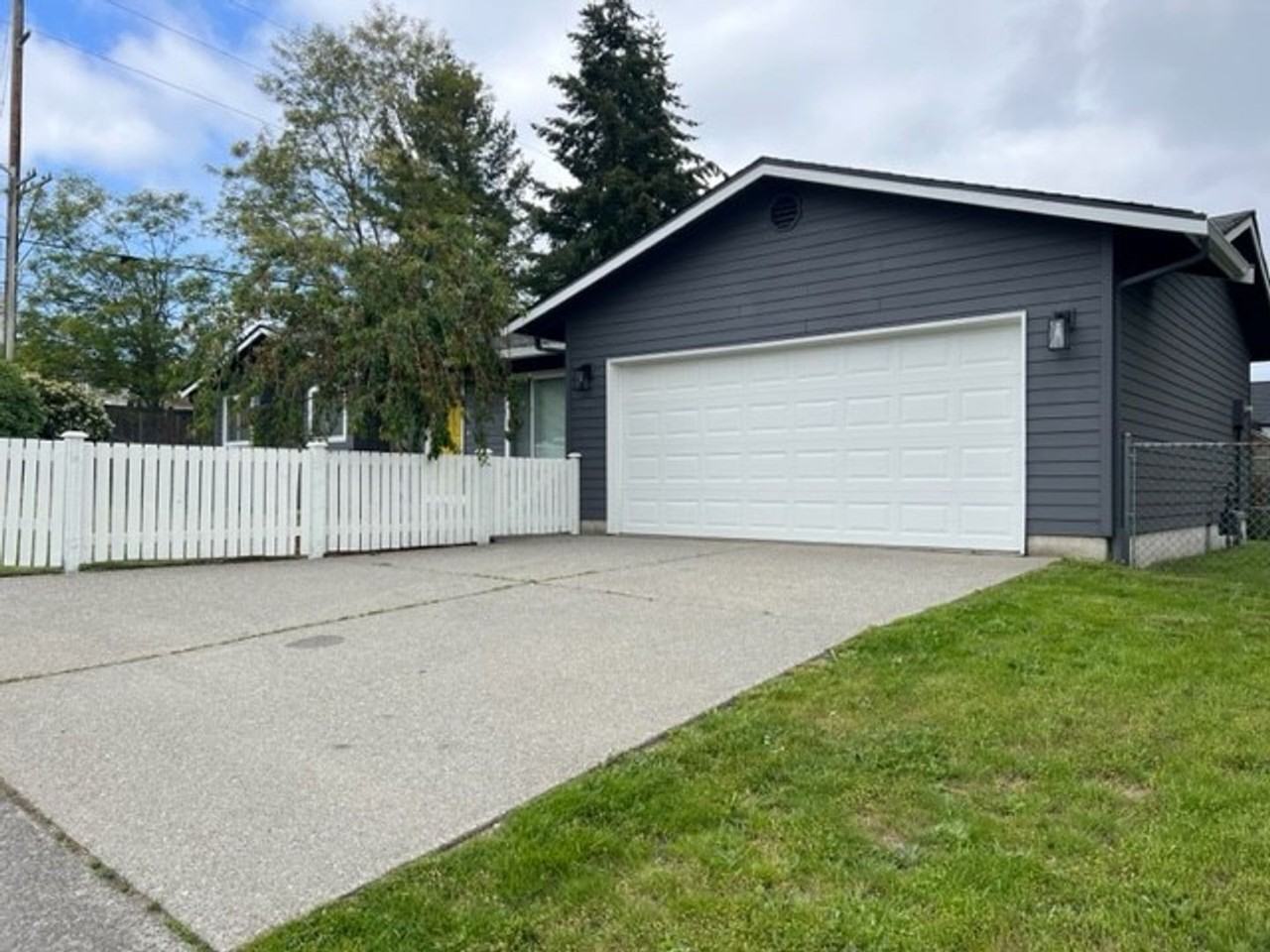 131 75th St Sw - Photo 2 of 13