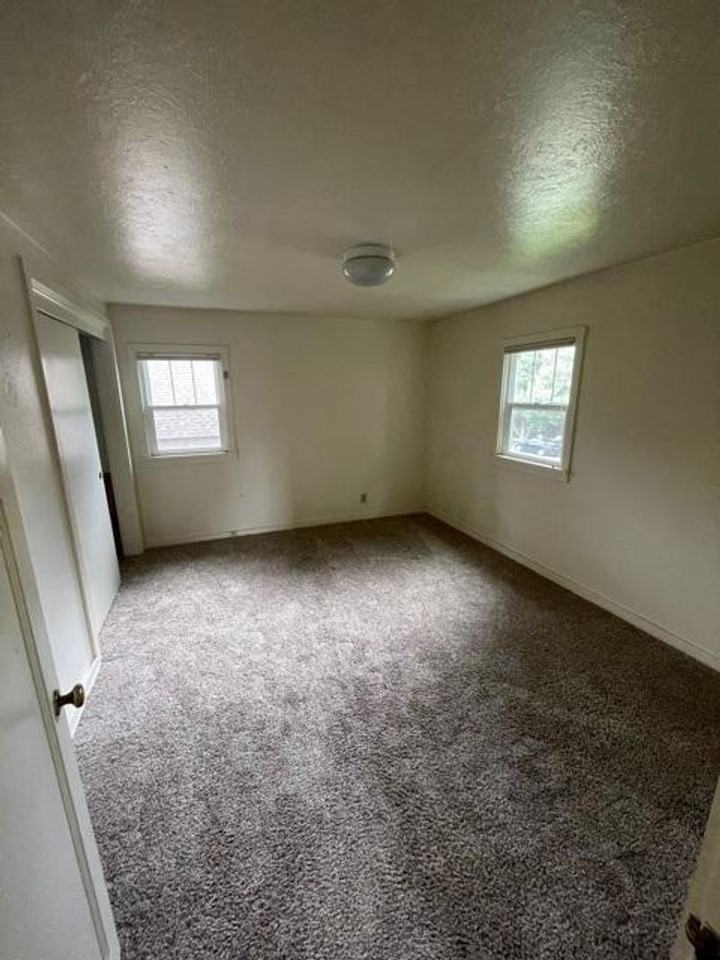 2201 W 2nd Ave - Photo 3 of 7