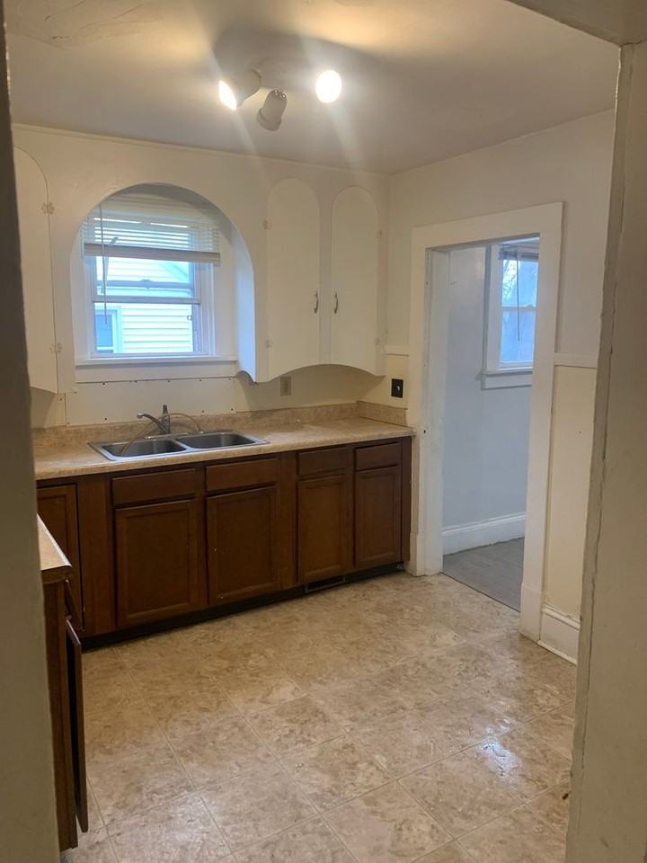 505 S Wesley St - Photo 3 of 7