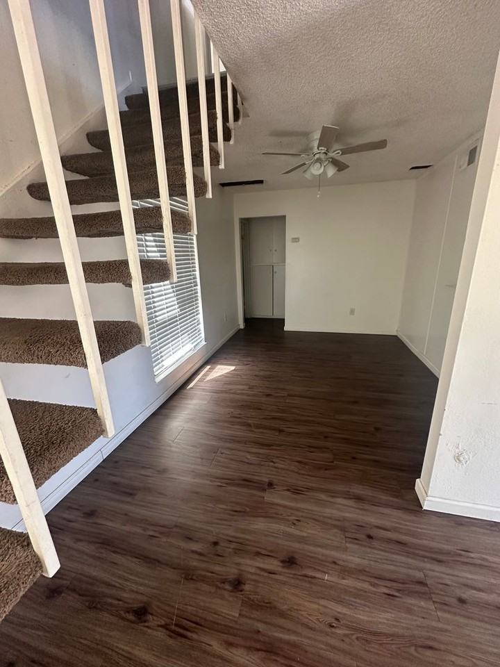 4801 Belle Ter - Photo 3 of 6