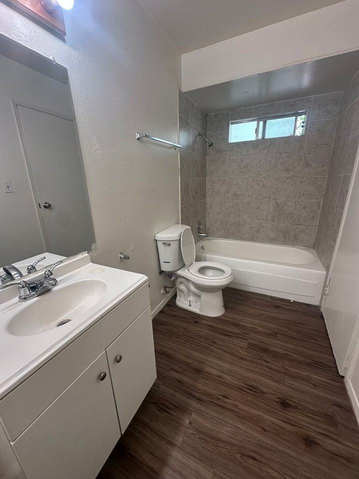 4801 Belle Ter - Photo 5 of 6