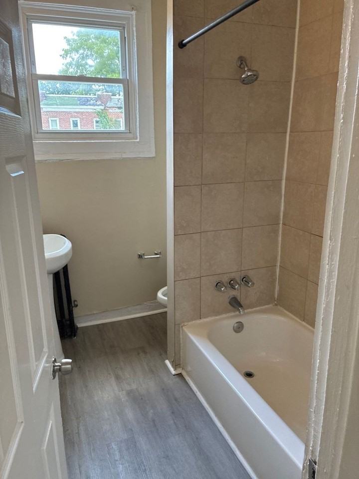 4129 Norfolk Ave - Photo 6 of 11