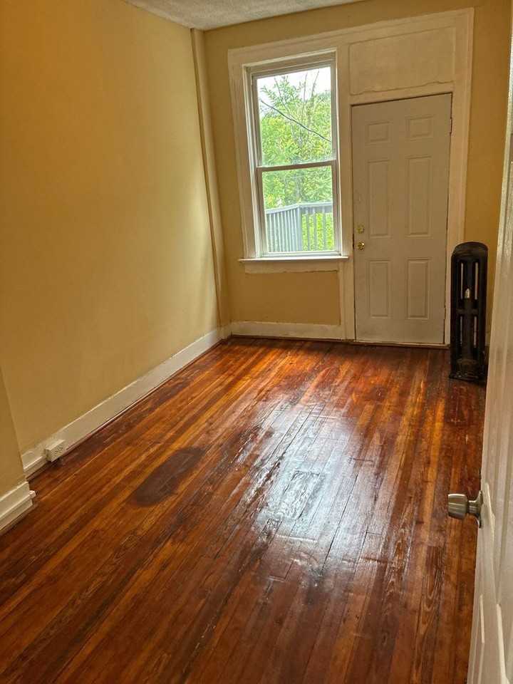 4129 Norfolk Ave - Photo 7 of 11