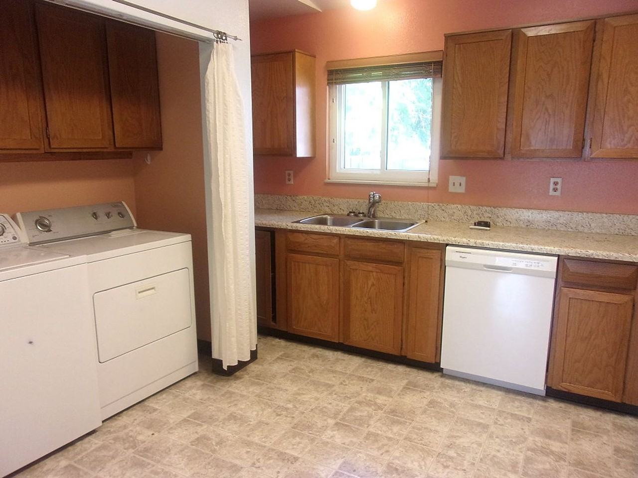 1800 Corriedale Dr - Photo 2 of 10
