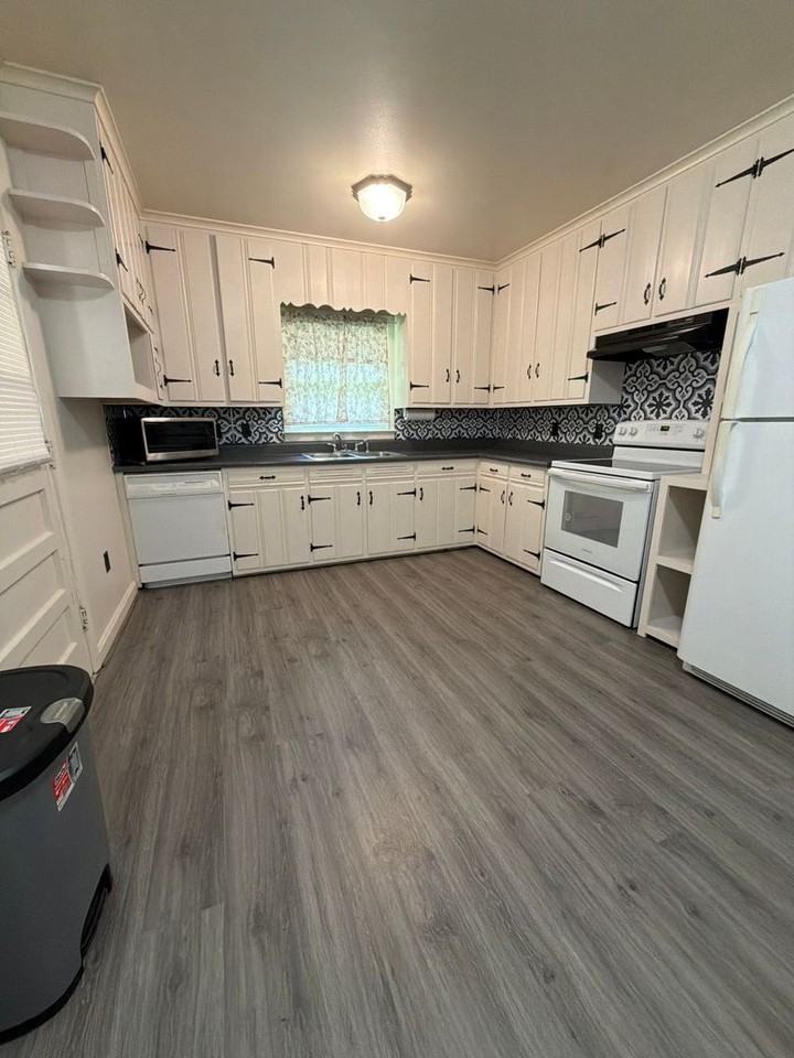 41 Summar Dr - Photo 3 of 13