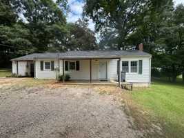 featured image of 102 W Meadow Way Dr