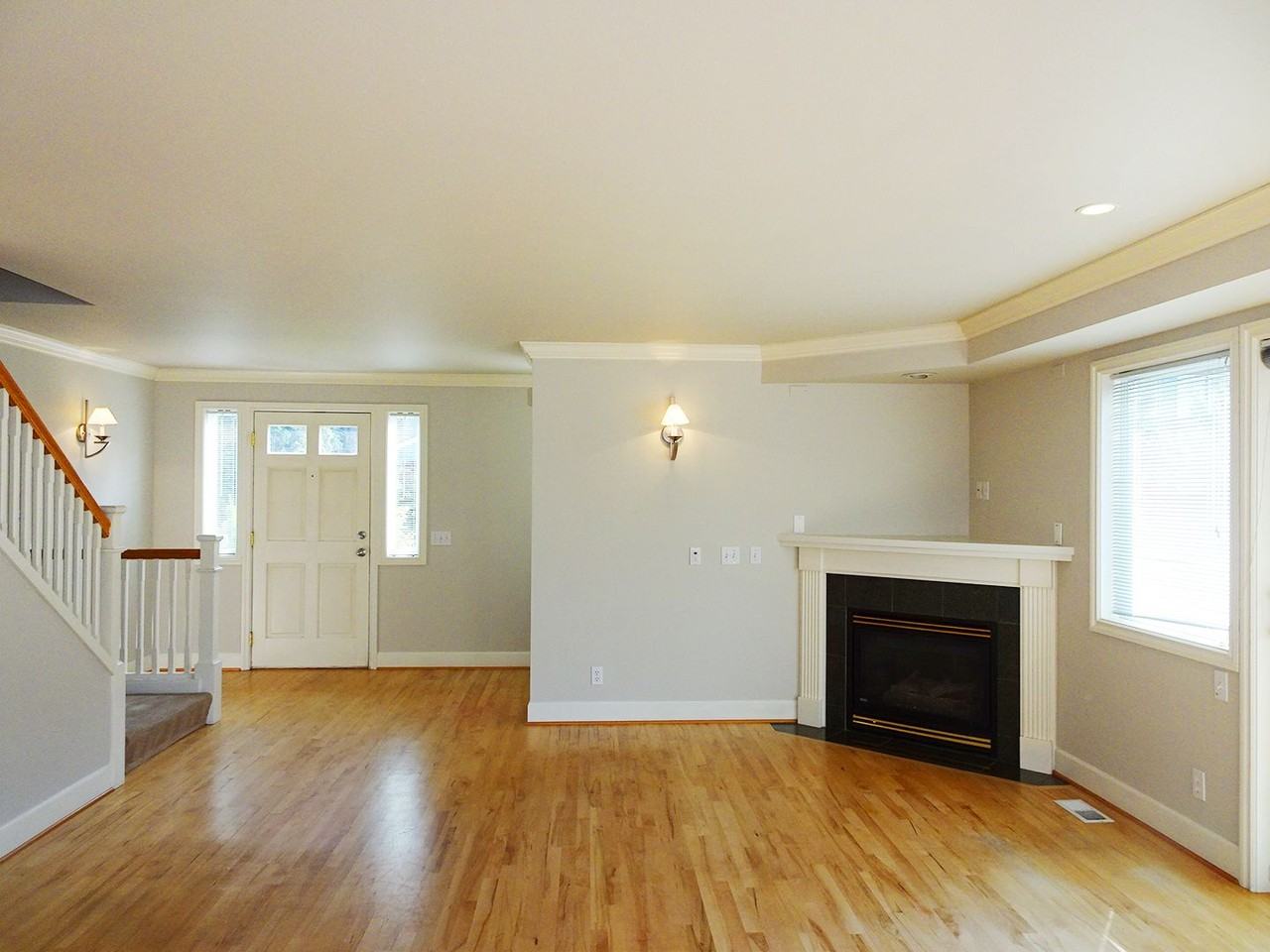 657 W Emerson St #C - Photo 4 of 15