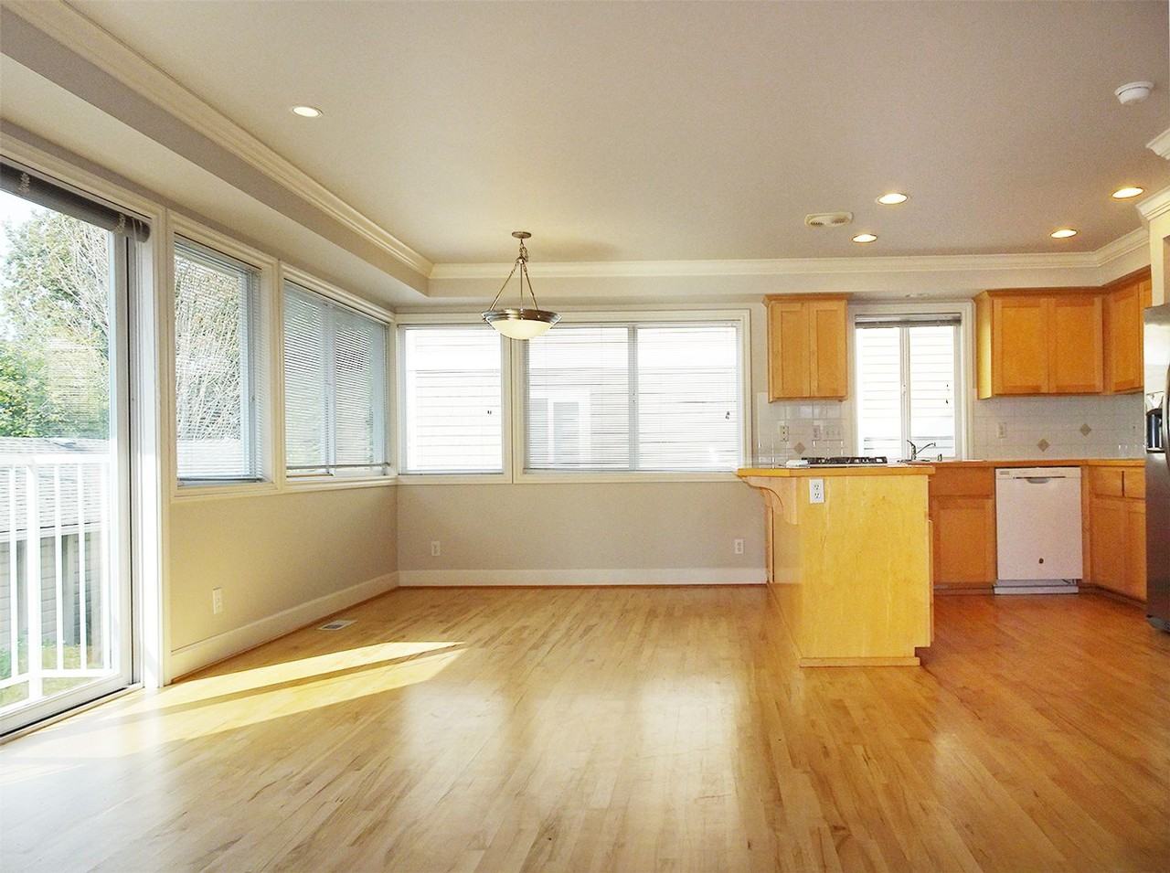 657 W Emerson St #C - Photo 5 of 15