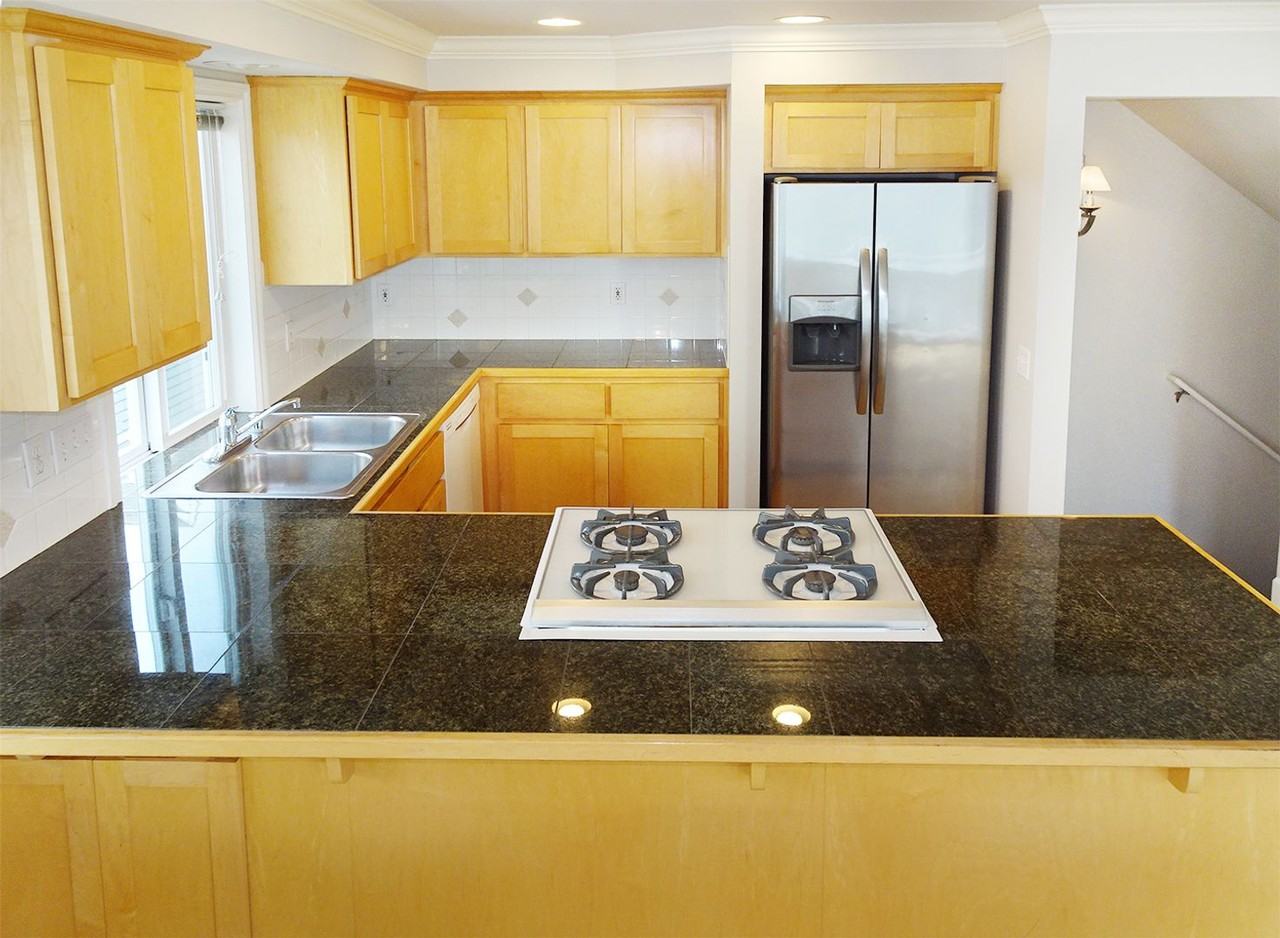 657 W Emerson St #C - Photo 6 of 15