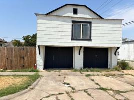 featured image of 216 S Moore Ave