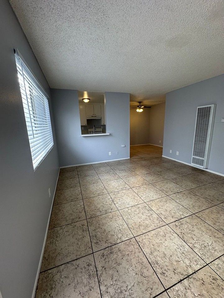 1088 - Photo 2 of 36