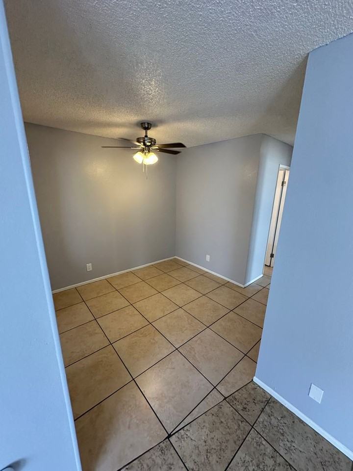 1088 - Photo 3 of 36