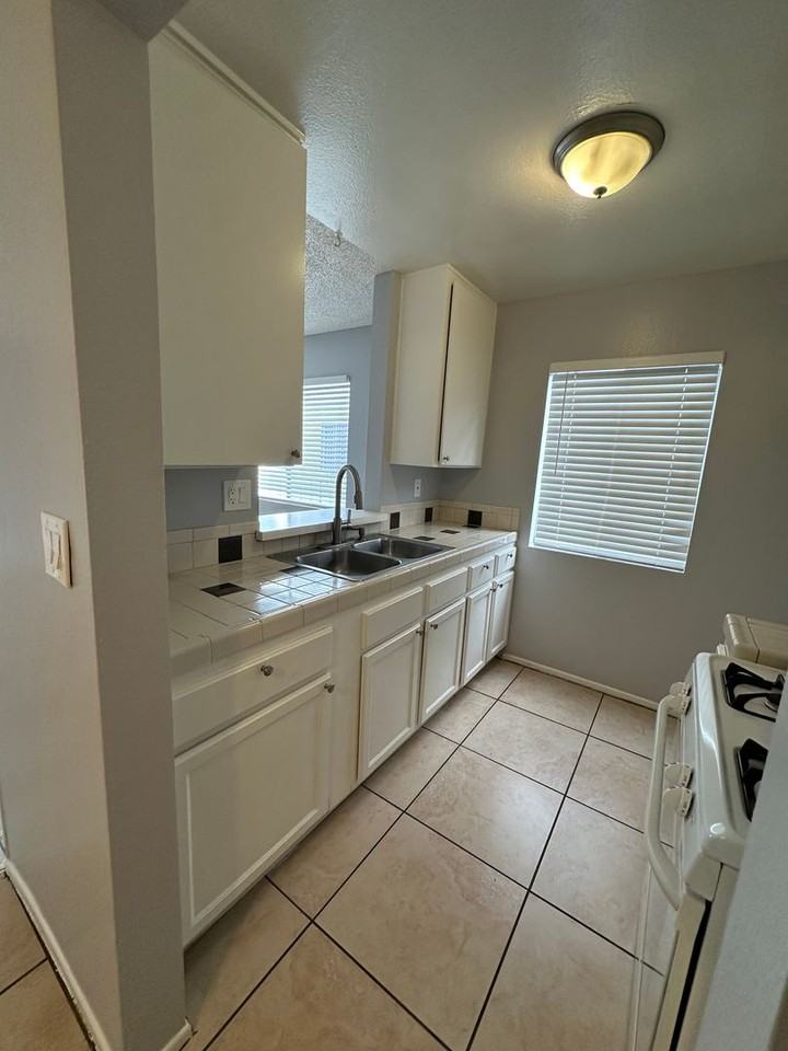1088 - Photo 7 of 36