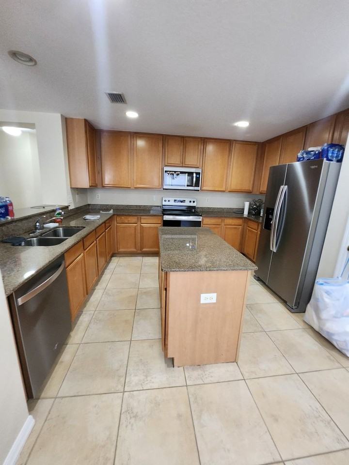 160 Scotch St Sw - Photo 2 of 6