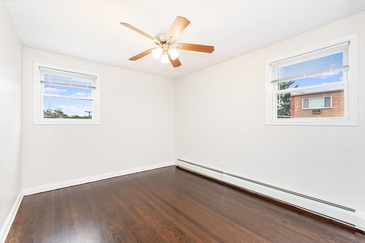 4629 Main St - Photo 4 of 14
