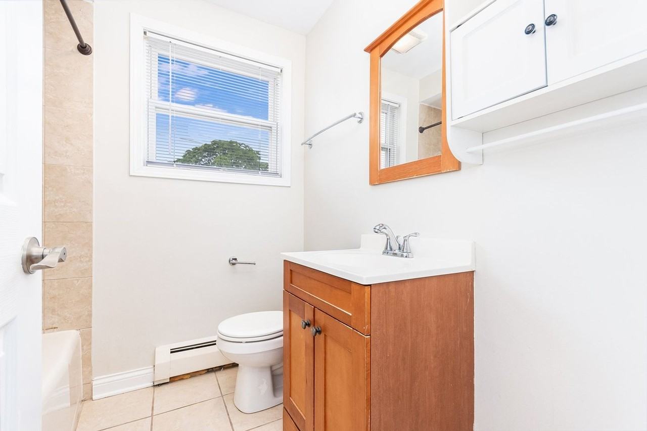 4629 Main St - Photo 6 of 14