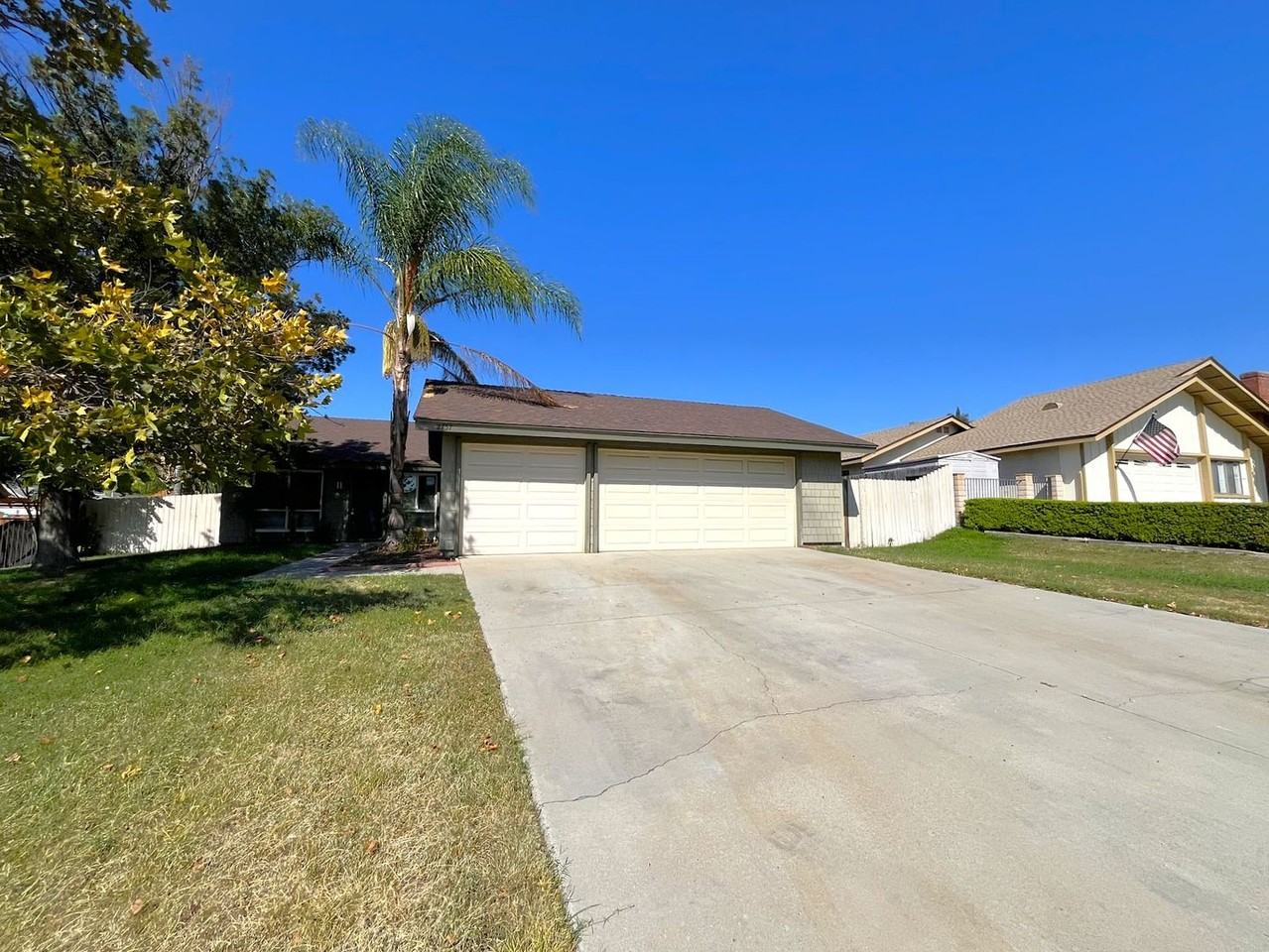 2757 Aries Ln - Photo 4 of 38