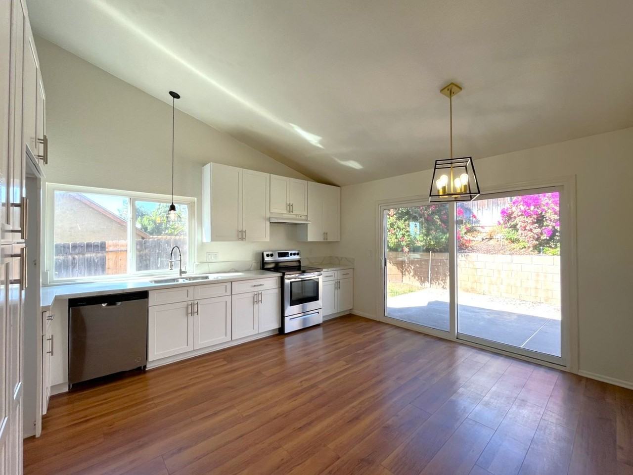 2757 Aries Ln - Photo 5 of 38