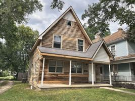 featured image of 18 E Grand Ave