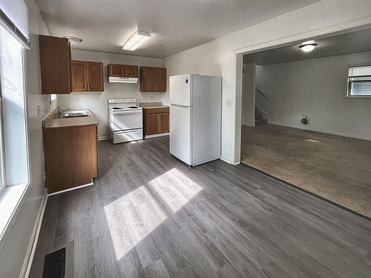18 E Grand Ave - Photo 5 of 16