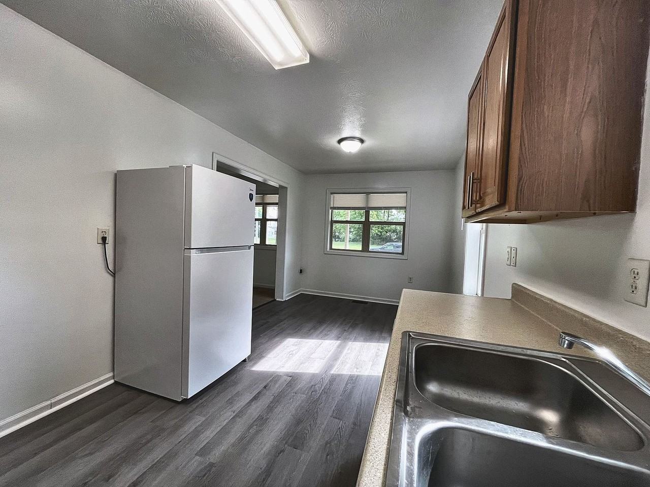 18 E Grand Ave - Photo 6 of 16