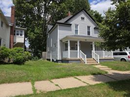 featured image of 905 E Washington St