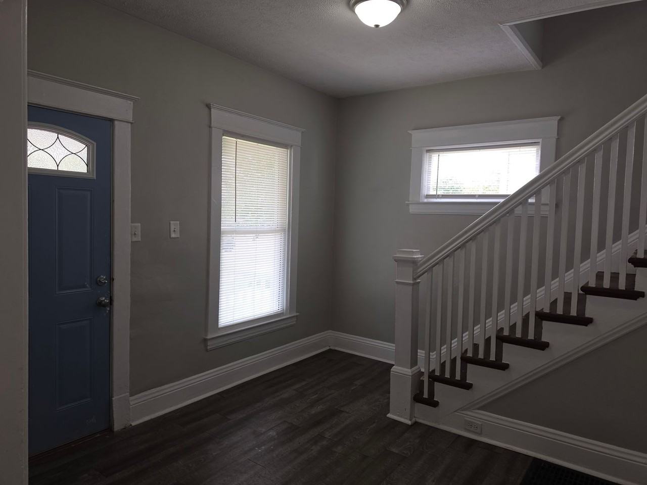 905 E Washington St - Photo 3 of 32