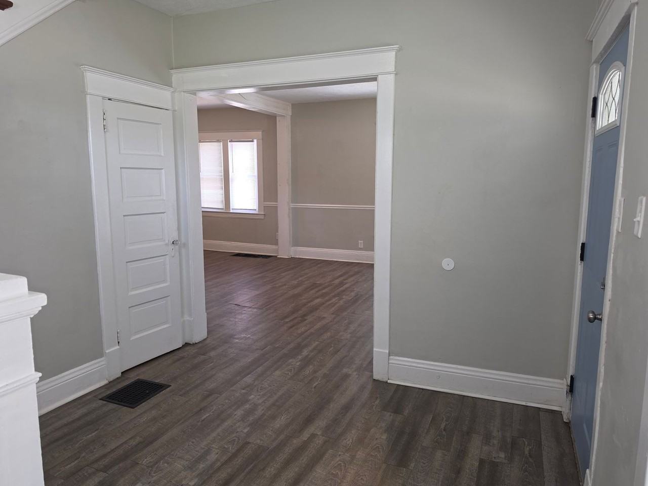 905 E Washington St - Photo 4 of 32