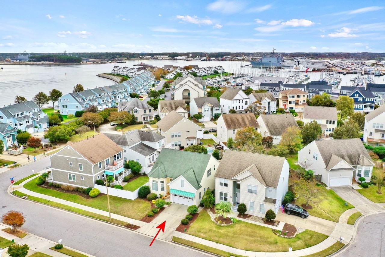 5027 Ocean Way - Photo 2 of 47