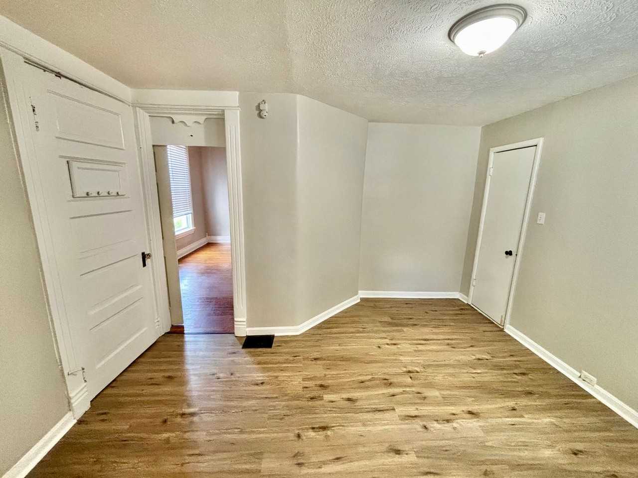 208 W Tenny Ave - Photo 7 of 10