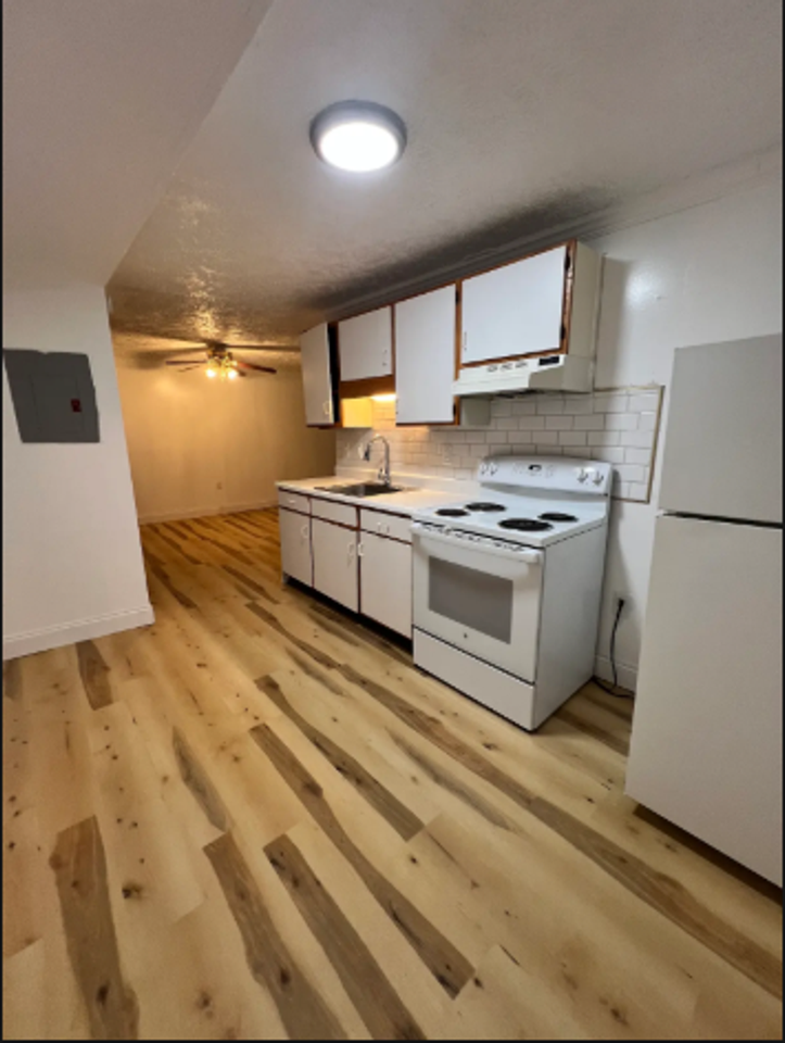 1107 Langtry St #16 - Photo 5 of 11