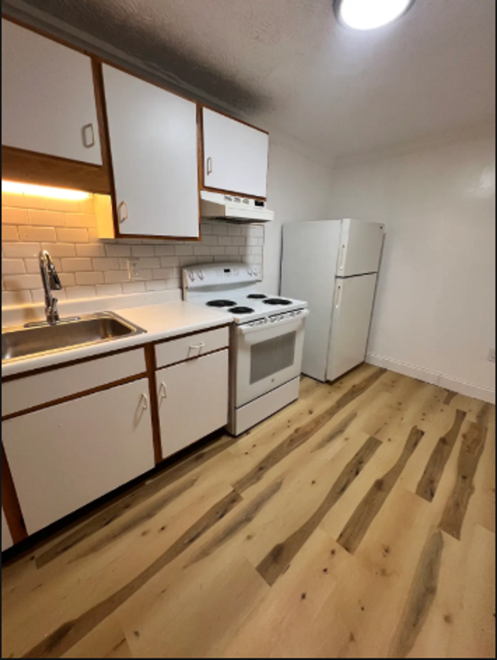 1107 Langtry St #16 - Photo 7 of 11