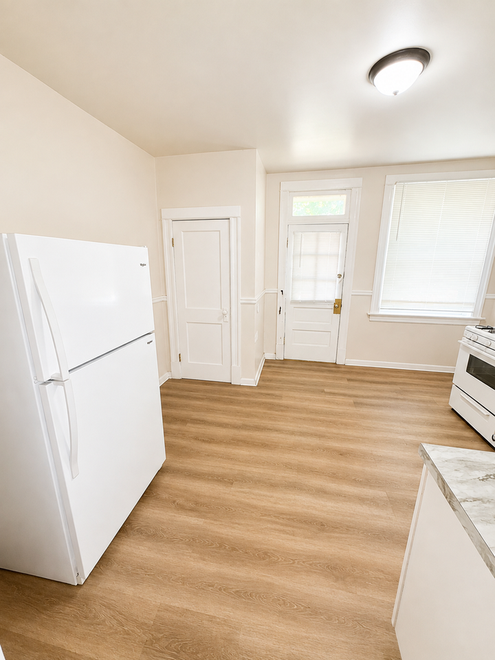 3001 Osage St - Photo 7 of 8