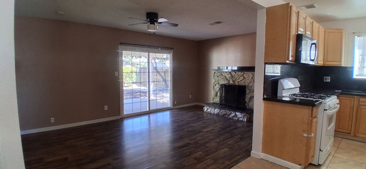 3013 Freedom Ln - Photo 3 of 15
