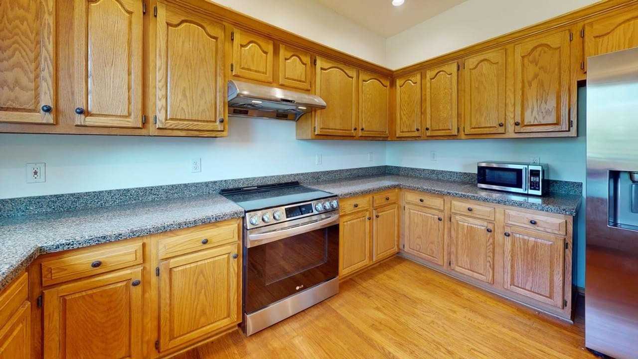 2917 Bayberry Rd - Photo 6 of 16