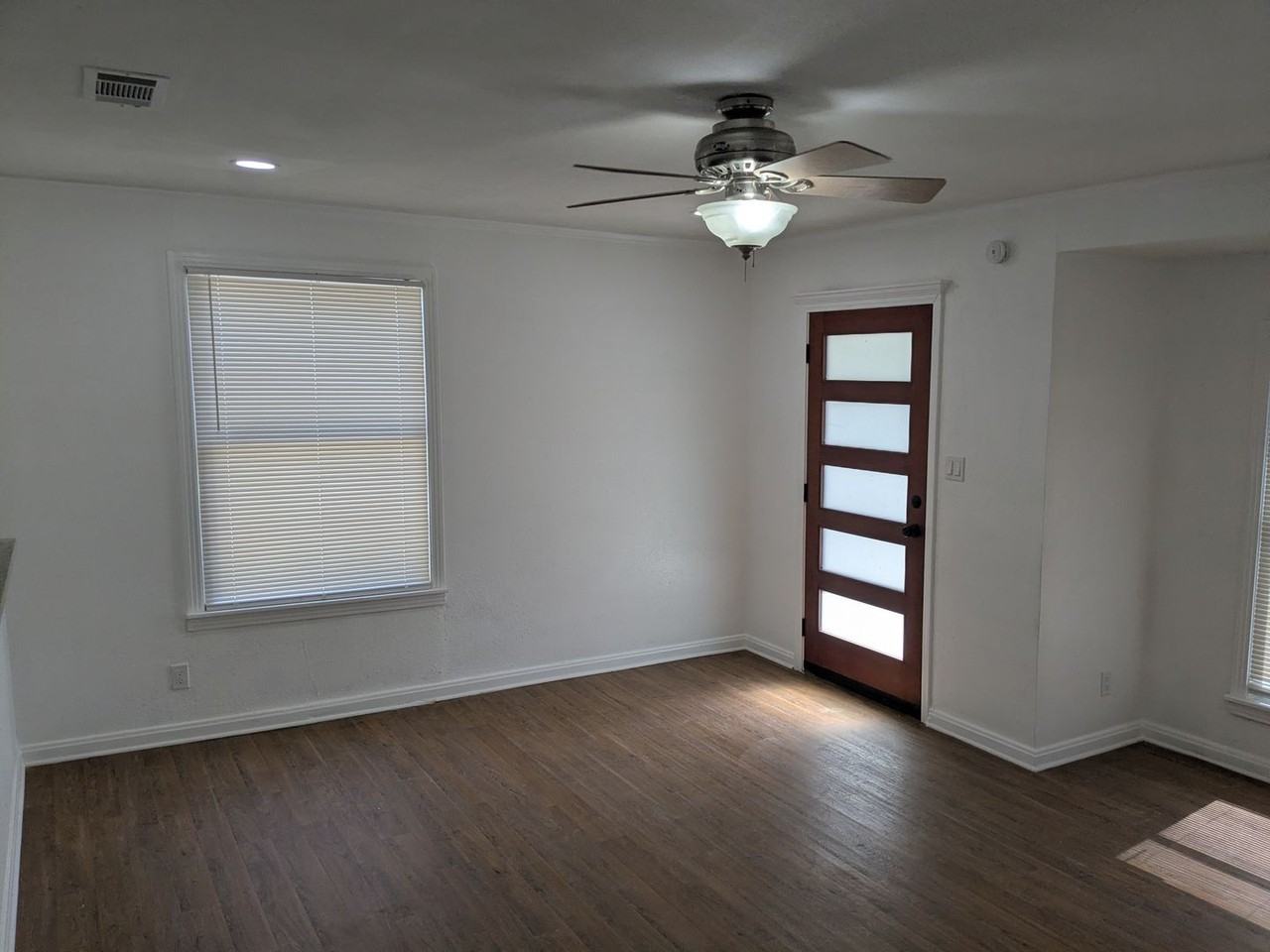 1806 S 5th St - Photo 3 of 18