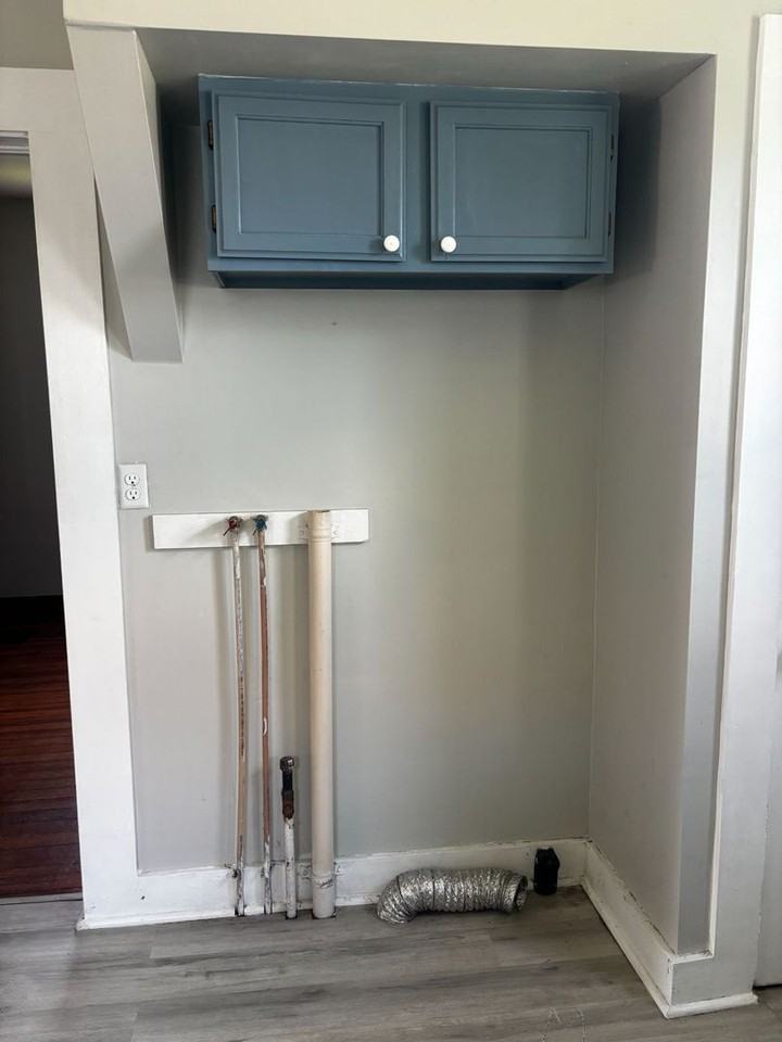 422 Wedeking Ave - Photo 4 of 8