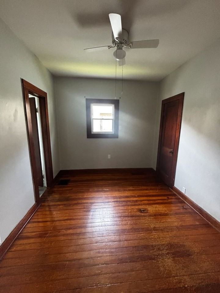 422 Wedeking Ave - Photo 6 of 8