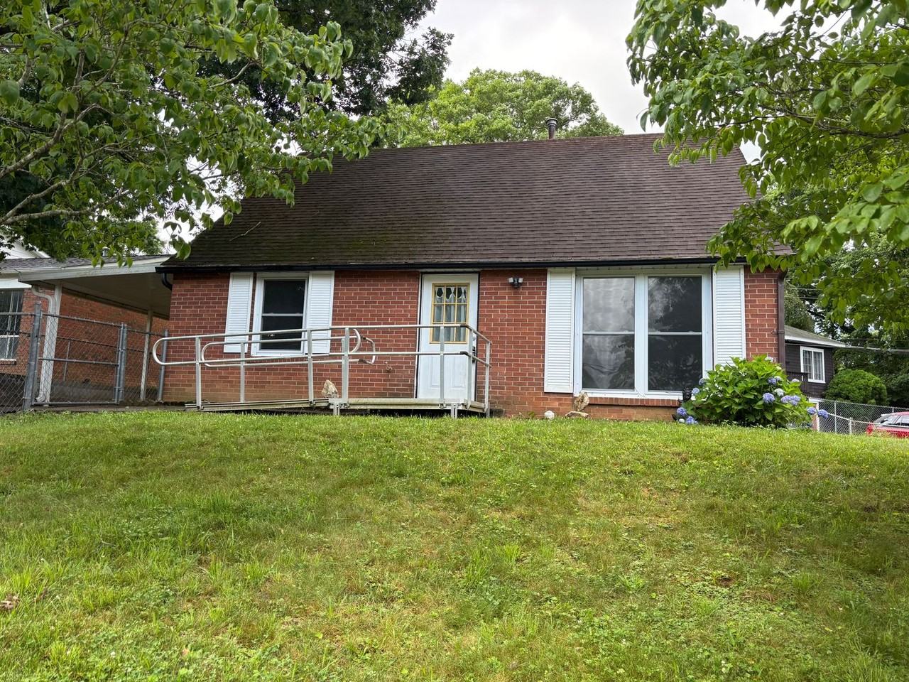 18 Dogwood Ct - Photo 2 of 30
