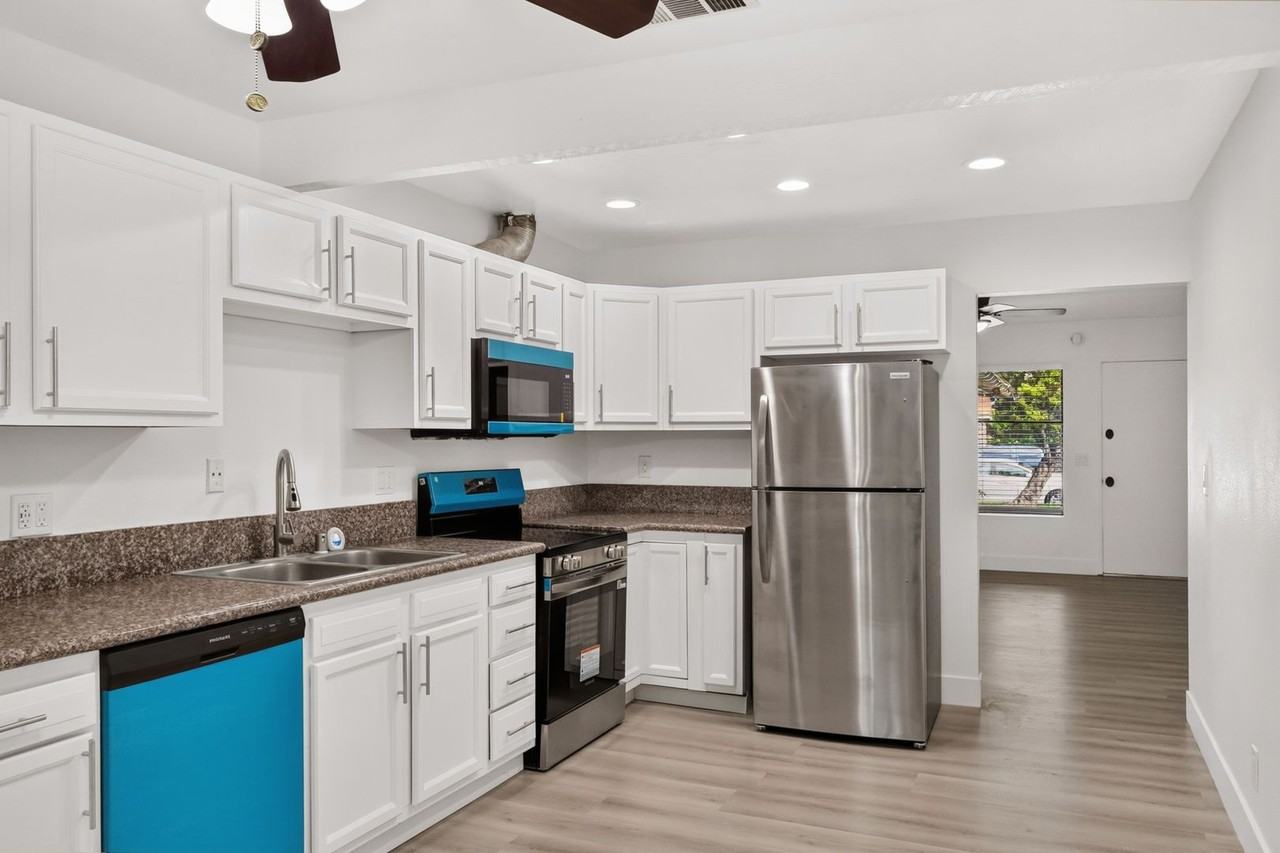 844 N Morgan St #A - Photo 6 of 24
