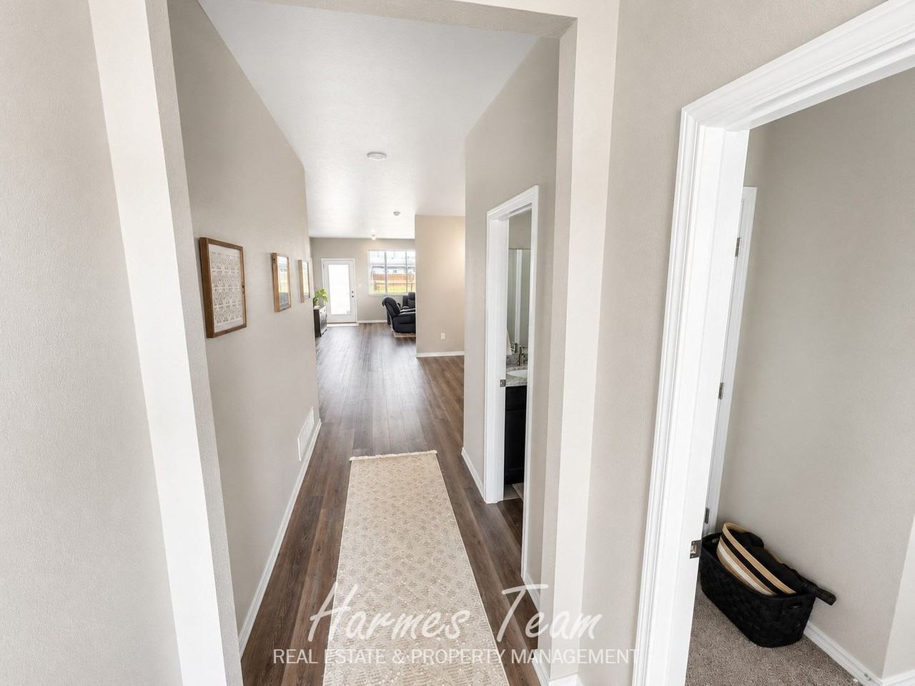 11017 Coastal Hills Ln - Photo 4 of 38