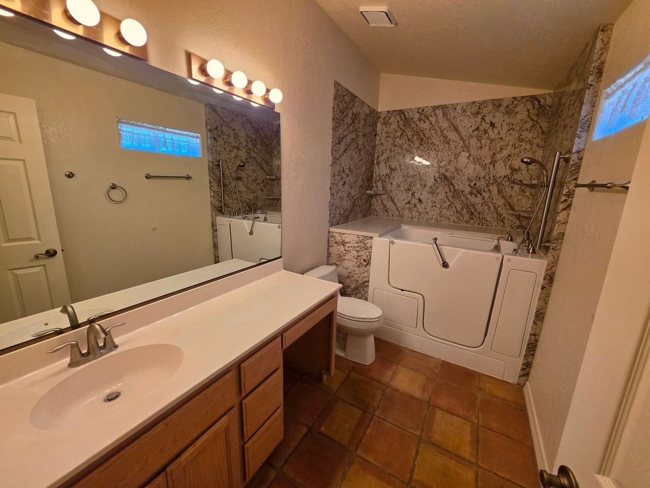 3949 King Rd - Photo 7 of 14