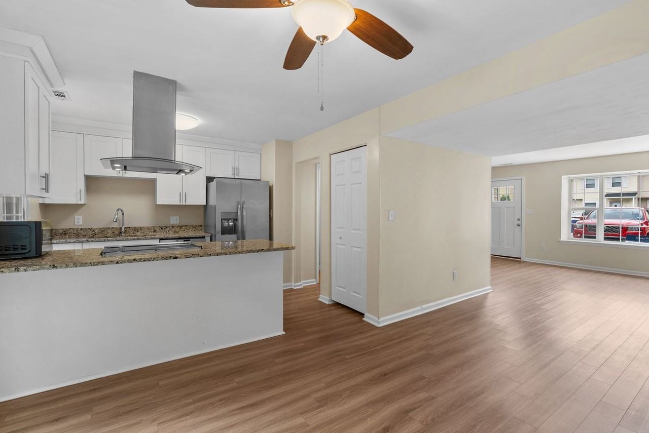 3228 Scarborough Way - Photo 4 of 28